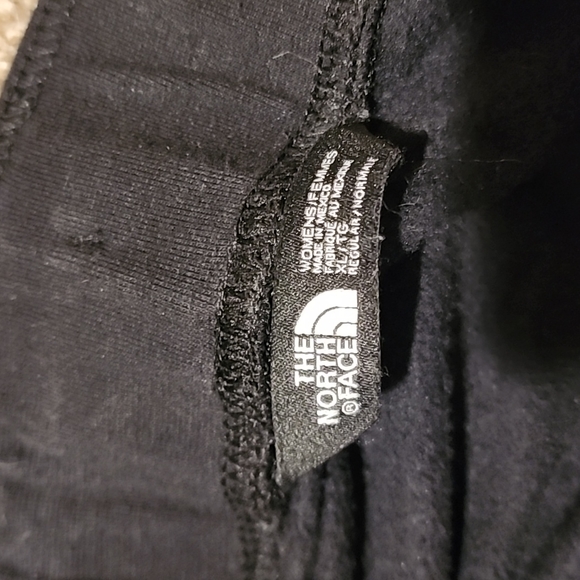 The North Face Joggers - Picture 3 of 3